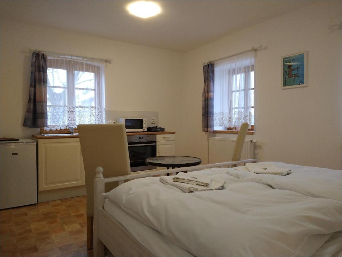Apartmany Maly Mnich Mníšek pod Brdy Εξωτερικό φωτογραφία