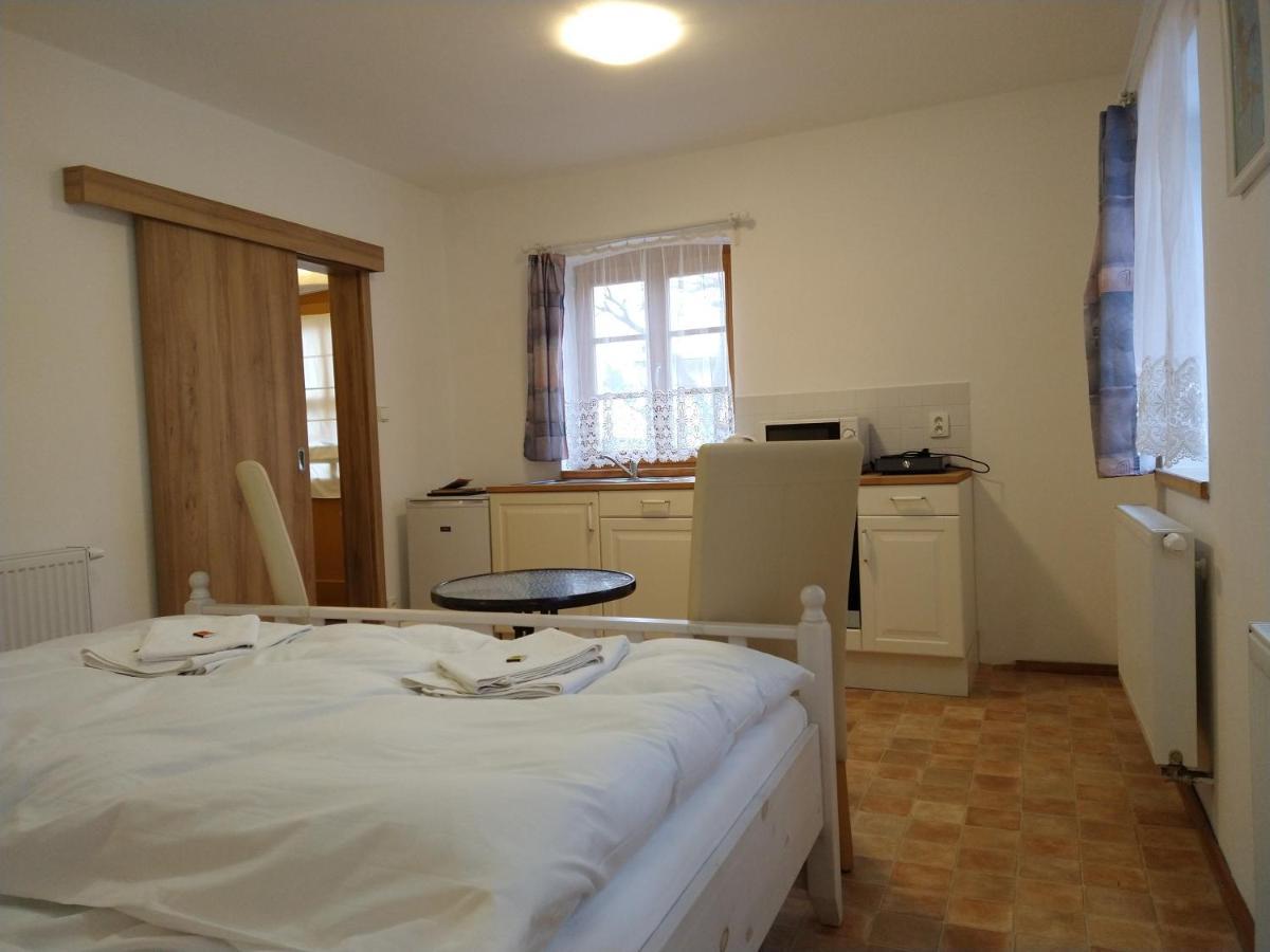 Apartmany Maly Mnich Mníšek pod Brdy Εξωτερικό φωτογραφία