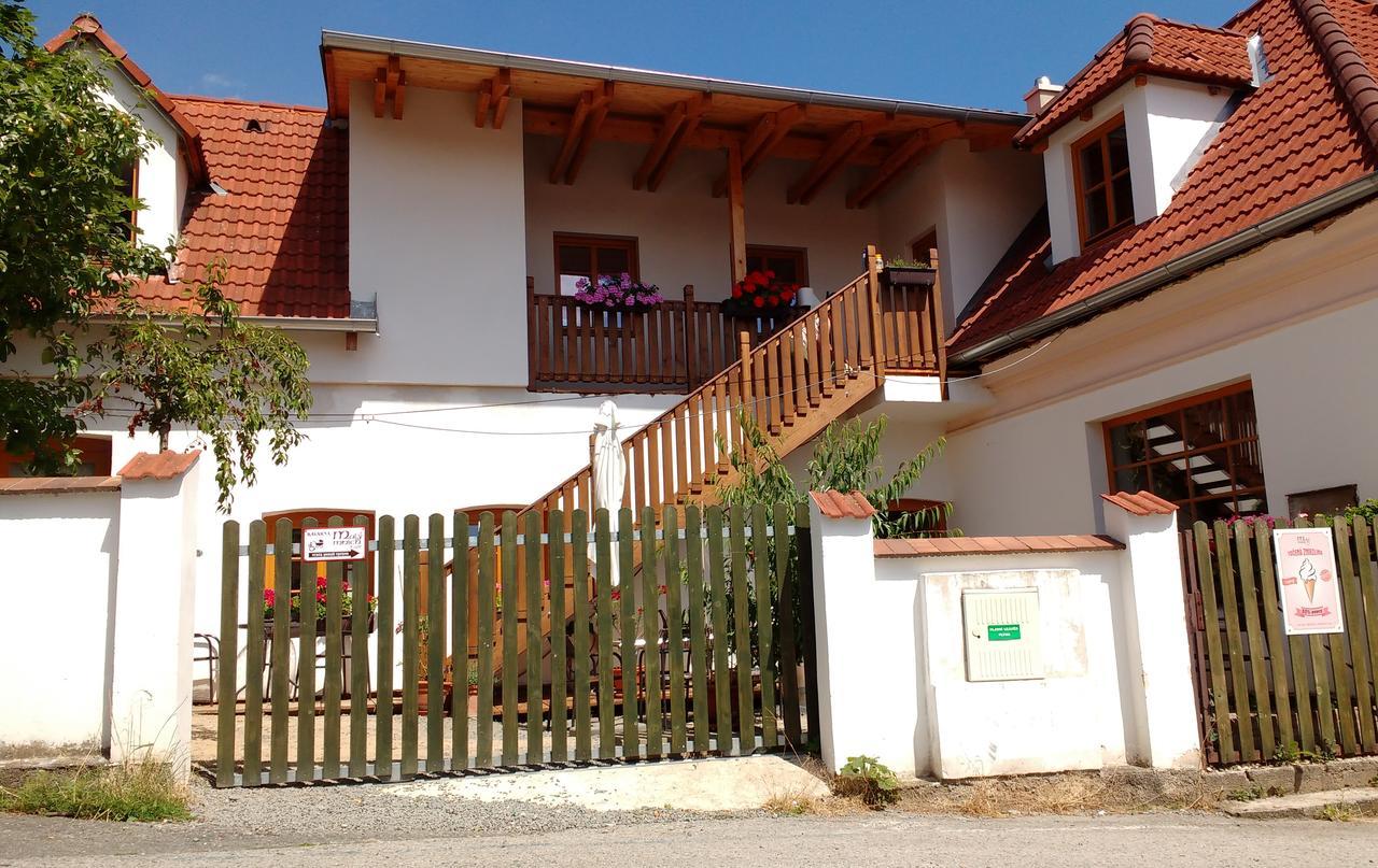 Apartmany Maly Mnich Mníšek pod Brdy Εξωτερικό φωτογραφία